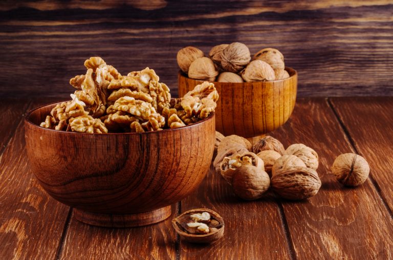 A Handful of Walnuts Before Bed: Can It Really Improve Sleep?