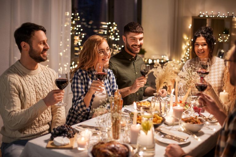 Holiday Eating Without the Overwhelm: How to Enjoy the Season Without Overdoing It