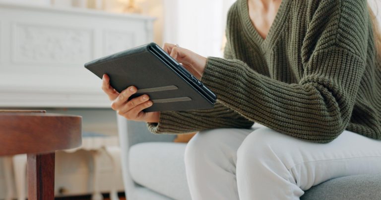 Digital minimalism and mental wellbeing: From science to practice