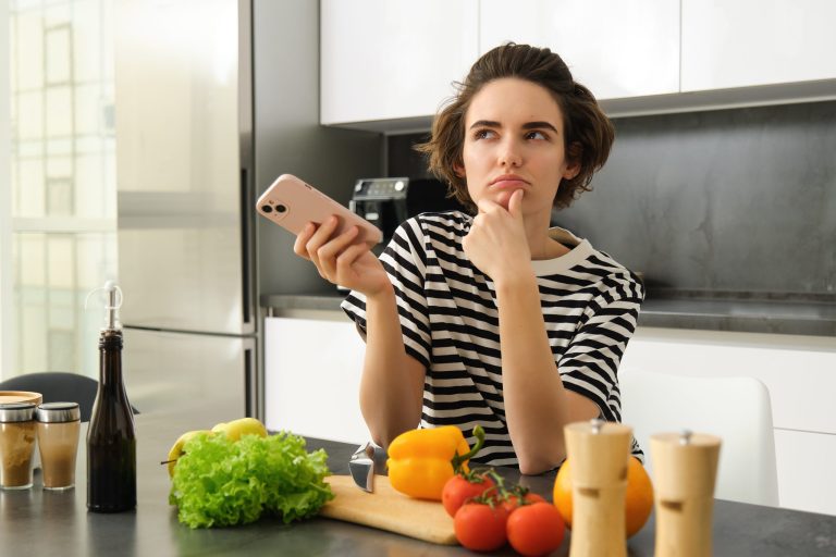 Period & nutrition: How to eat before, during, and after your menstrual cycle for better energy, mood, and balance