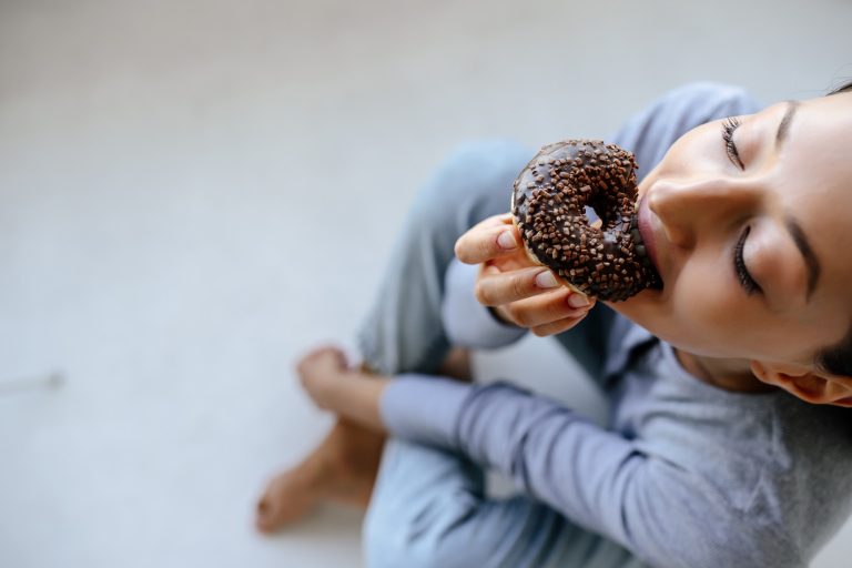 Sugar & brain: why your mood drops after dessert