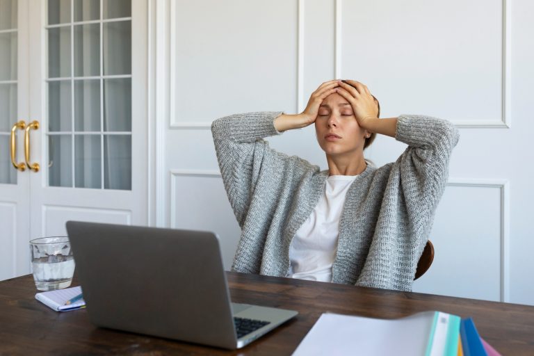Mindfulness techniques for managing anxiety during periods of work-related stress