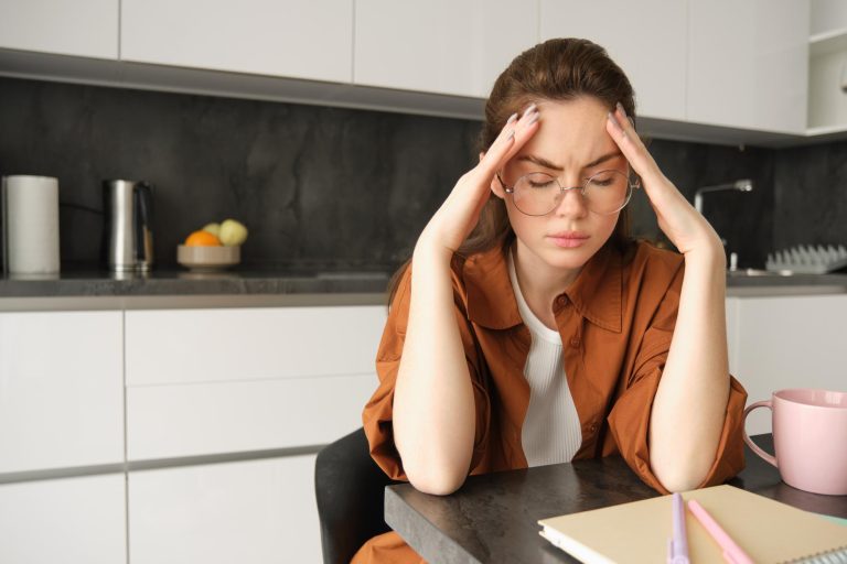 Why women experience more migraines than men