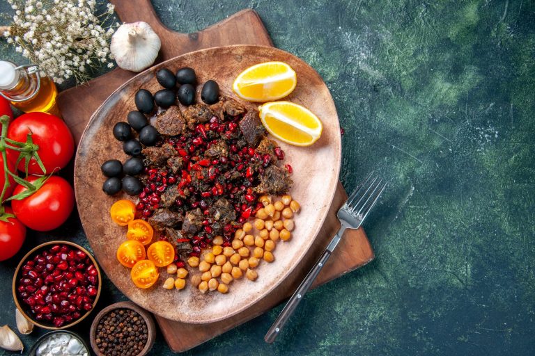 How long can food stay out of the fridge in hot weather?