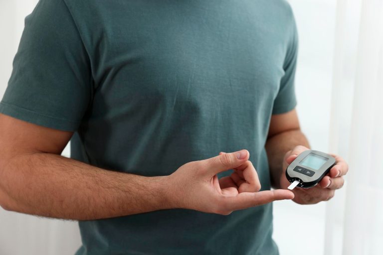 Heat and diabetes: How are blood glucose, insulin and monitoring devices affected?