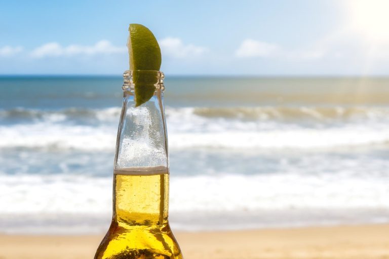 Alcohol, swimming and heat: Why is the combination more dangerous than it seems?